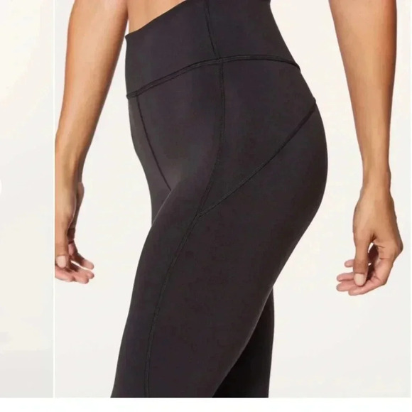 Lululemon In Movement Crop *Everlux 19" size 4 - Picture 5 of 6